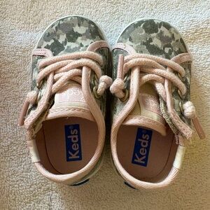 New Keds infant Sneakers - Pink and Green Camouflage size 2
